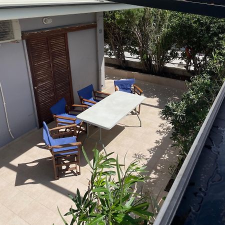 Sea La Vie - Beachfront Retreat Loutraki  Exterior photo