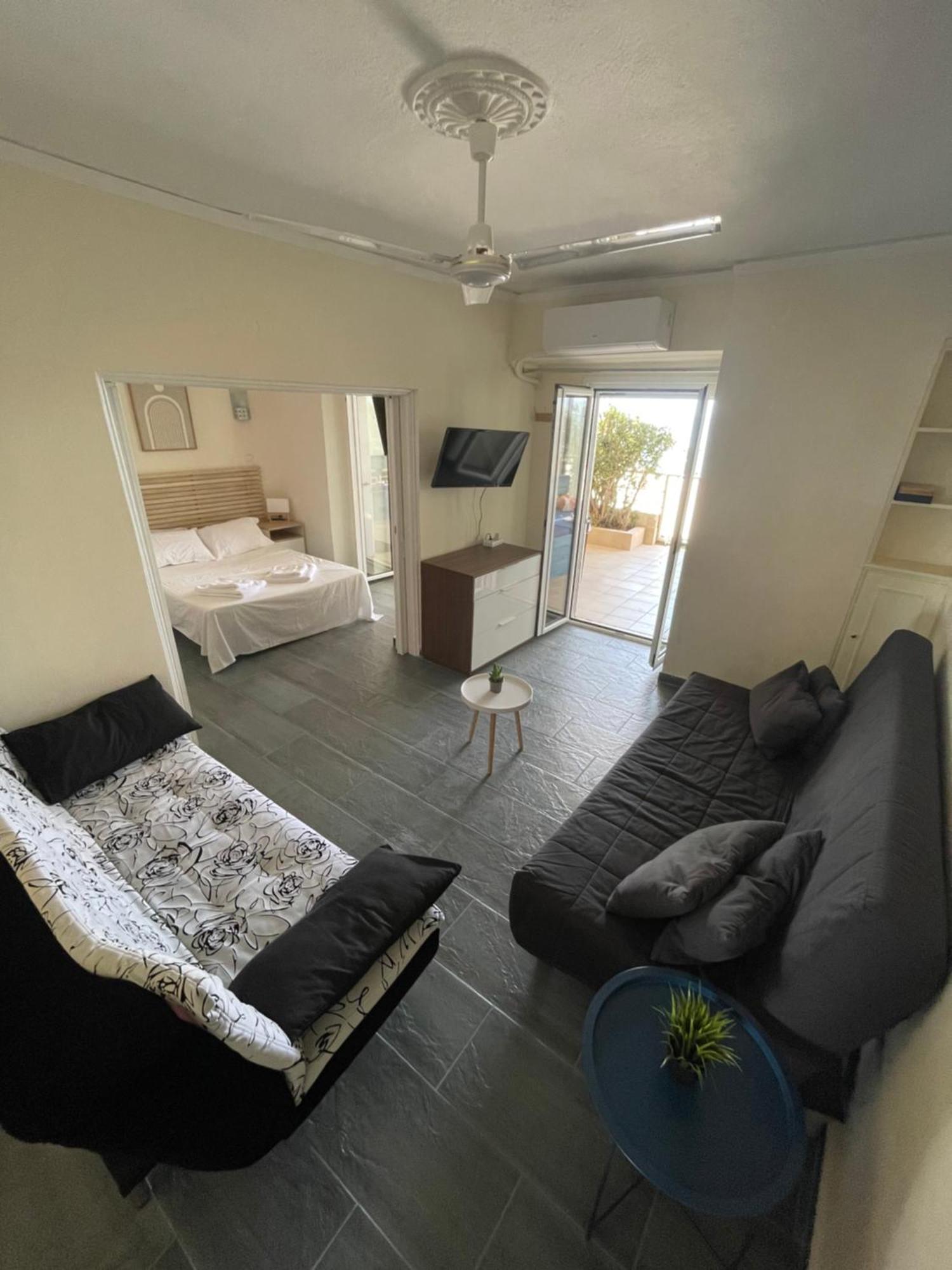 Sea La Vie - Beachfront Retreat Loutraki  Exterior photo